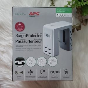 APC PE6U4W 4 USB 6 Outlet Desk Surge Protector